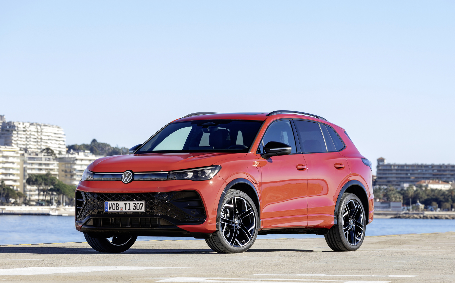 Volkswagen Tiguan car image